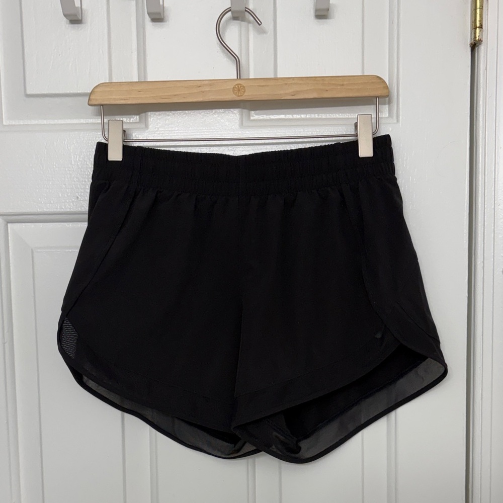 Athleta Mesh Racer Run 4” Mid-Rise Short Black